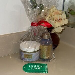 Bath & Body Works Lavender+Vanilla Body scrub and massage oil with Shea butter